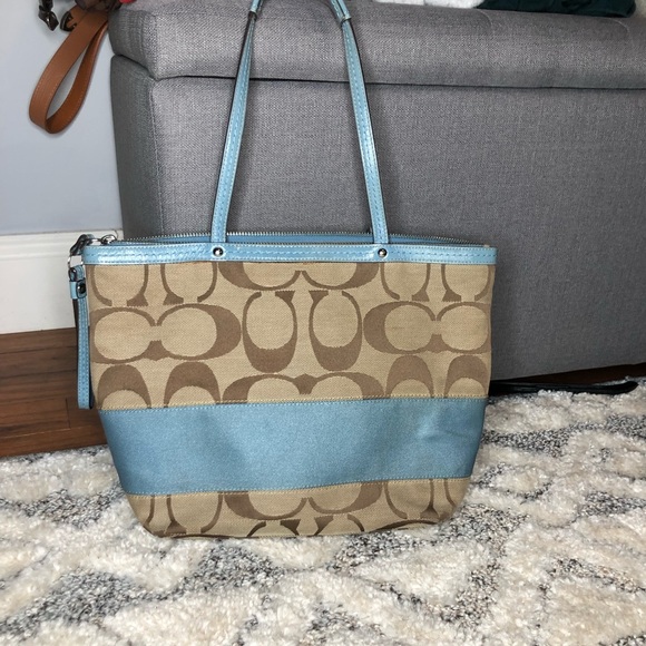 Coach Handbags - Coach bag